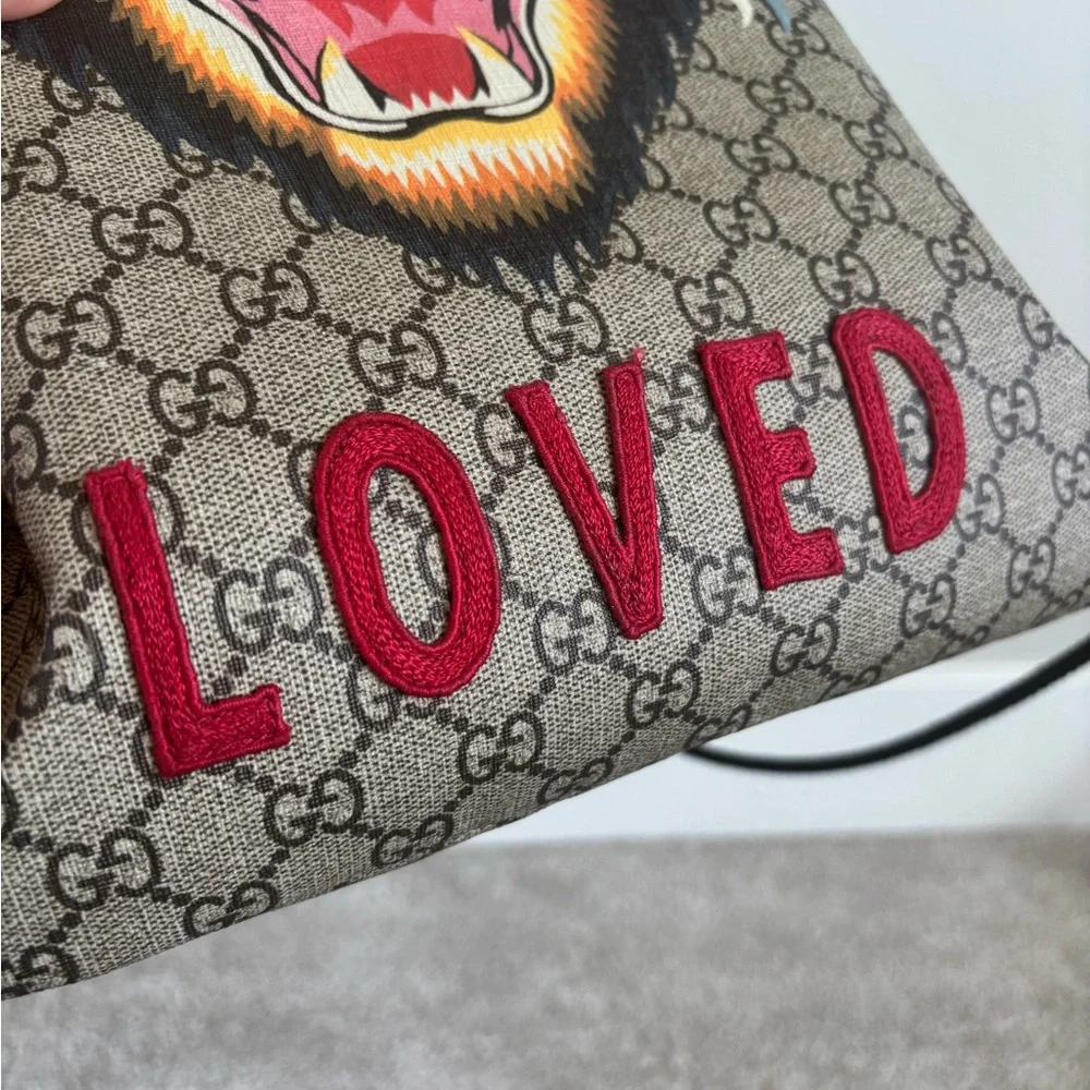 Authentic Gucci Beige Tiger Print Backpack with Black Accents - Picture 5 of 9